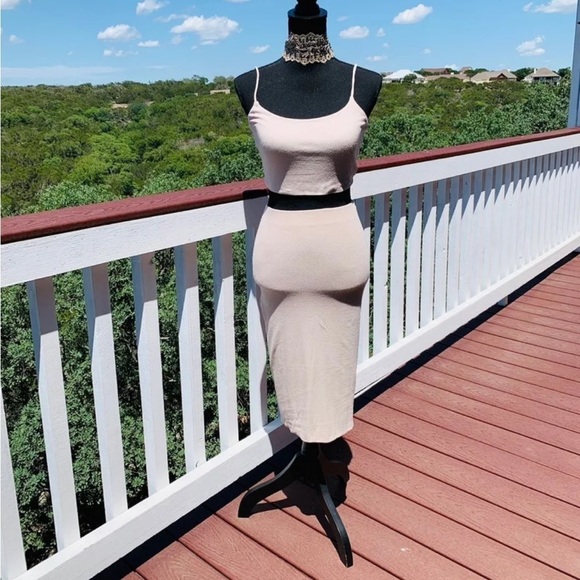 Crop Top Skirt & Set - Picture 2 of 9